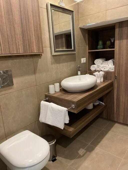 Soggiorno Tra Storia E Design La Domus Ercolano Luaran gambar